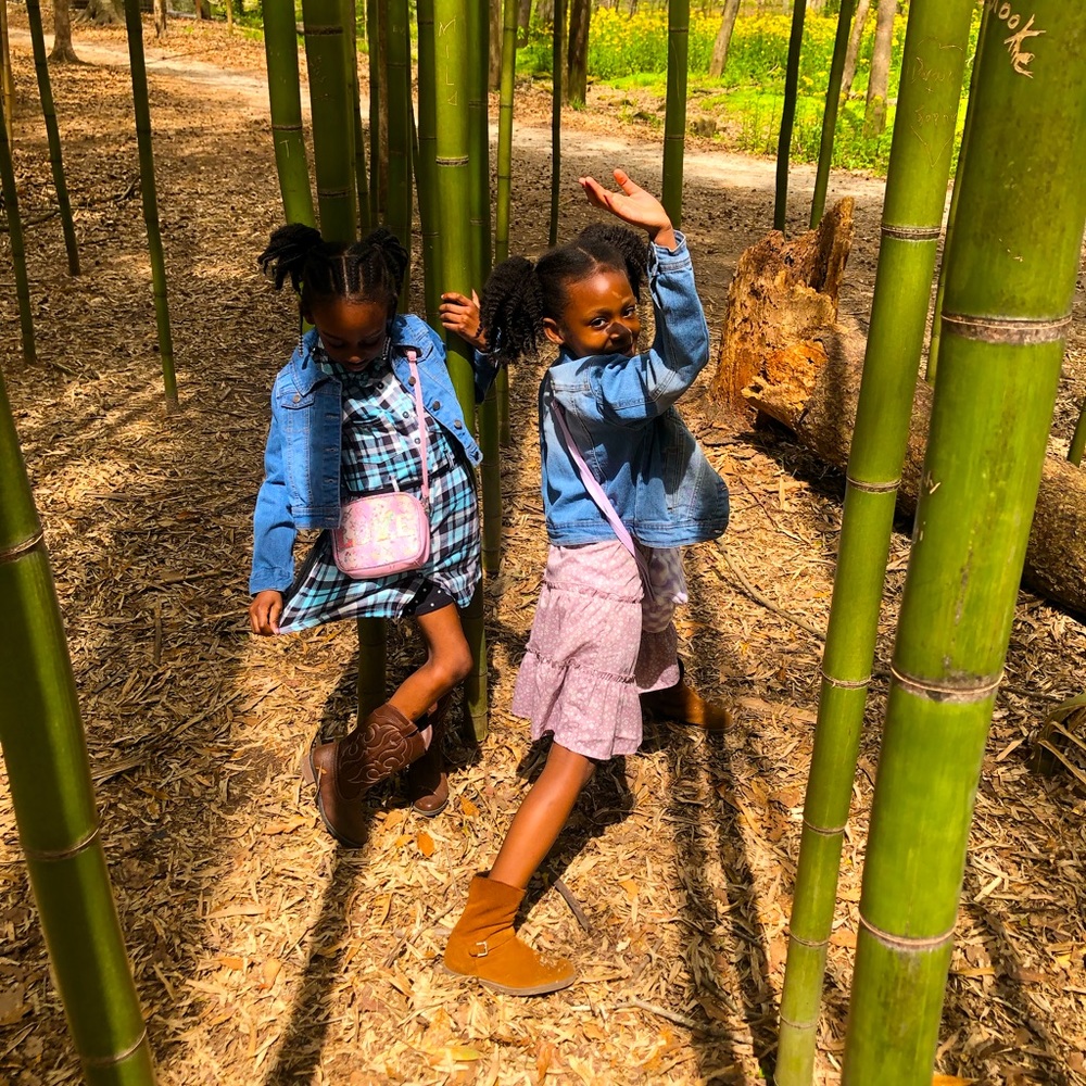 Meet your Posher, Sanaa & Safiya